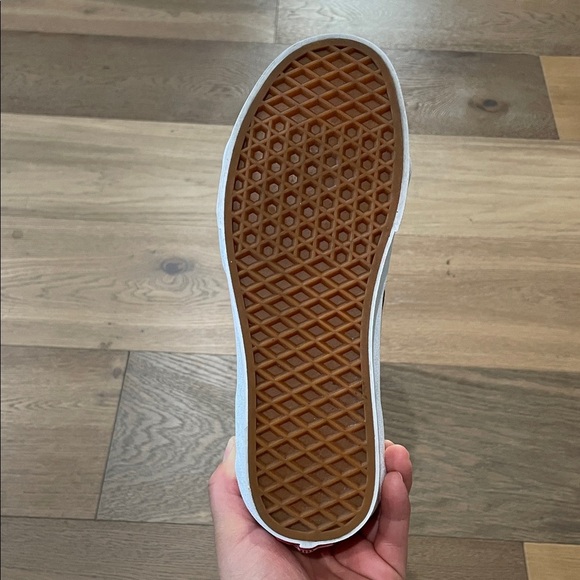 Vans Sk8-Hi Marvel Captain Marvel/ Wonder Woman Sneakers Men’s 6.5 Women’s 8 - Picture 9 of 13